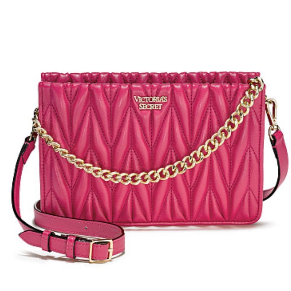 NWT VICTORIA’S SECRET Chevron quilt 24/7 crossbody